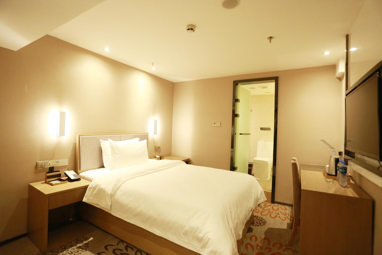 Lavande Hotel Baogang Avenue Guangbai Xinyi Branch Гуанджоу Екстериор снимка