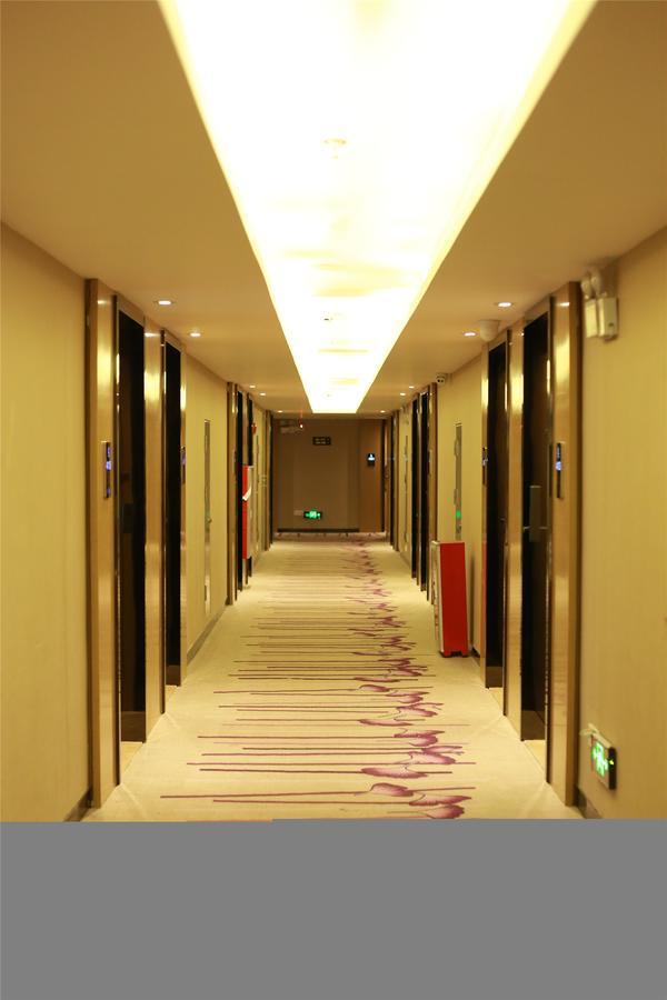 Lavande Hotel Baogang Avenue Guangbai Xinyi Branch Гуанджоу Екстериор снимка