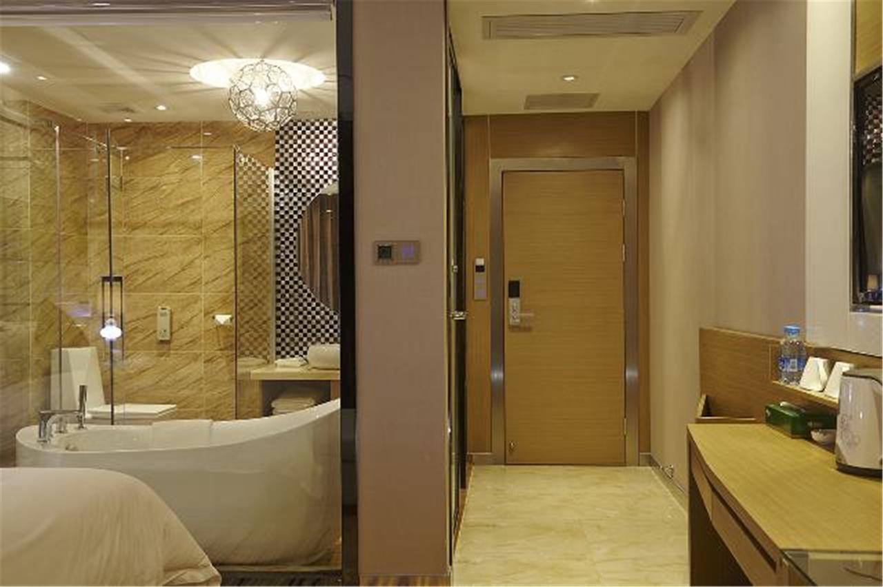 Lavande Hotel Baogang Avenue Guangbai Xinyi Branch Гуанджоу Екстериор снимка