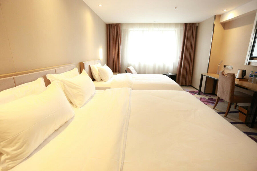 Lavande Hotel Baogang Avenue Guangbai Xinyi Branch Гуанджоу Екстериор снимка