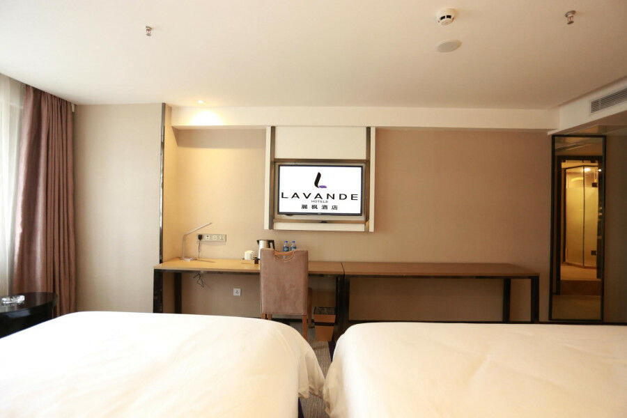 Lavande Hotel Baogang Avenue Guangbai Xinyi Branch Гуанджоу Екстериор снимка