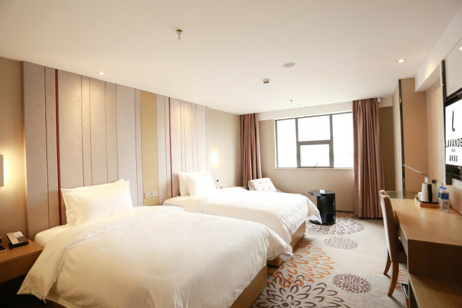 Lavande Hotel Baogang Avenue Guangbai Xinyi Branch Гуанджоу Екстериор снимка
