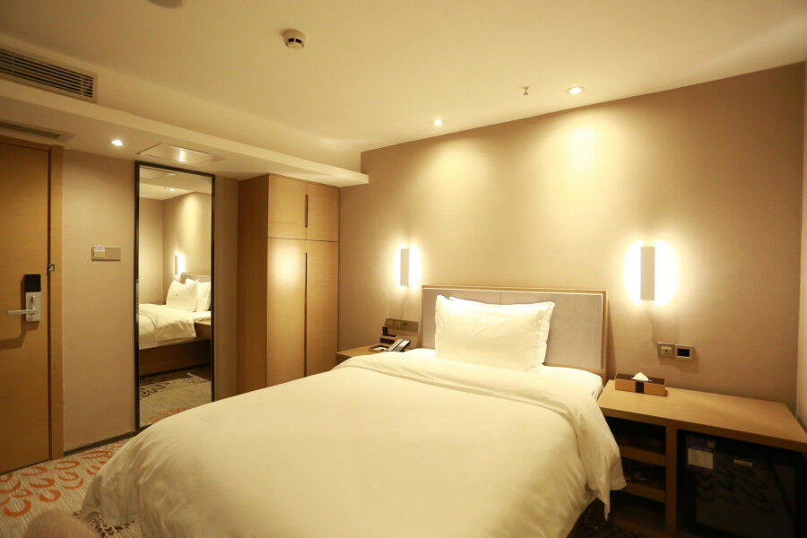Lavande Hotel Baogang Avenue Guangbai Xinyi Branch Гуанджоу Екстериор снимка
